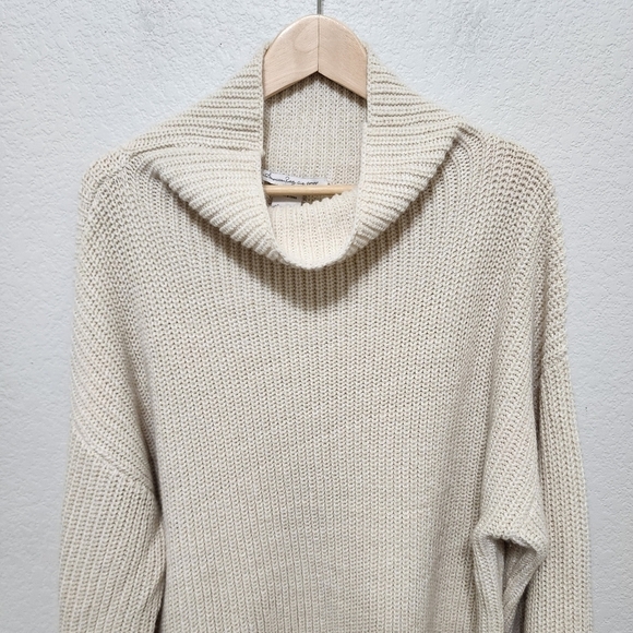 American Rag Cie Oversized Beige Mockneck Sweater Size 1X - Picture 4 of 9